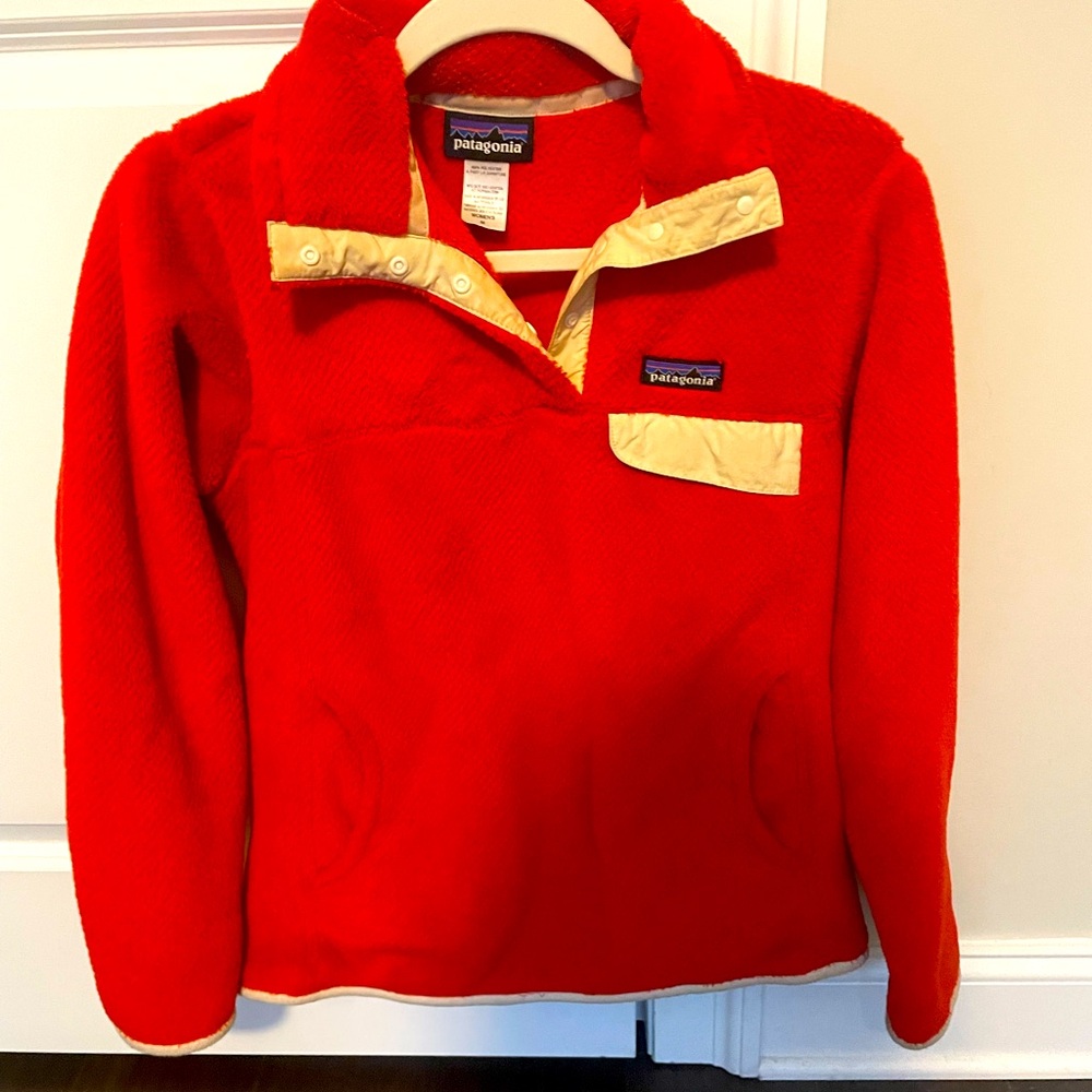 Women’s Patagonia Pullover- Orange Medium